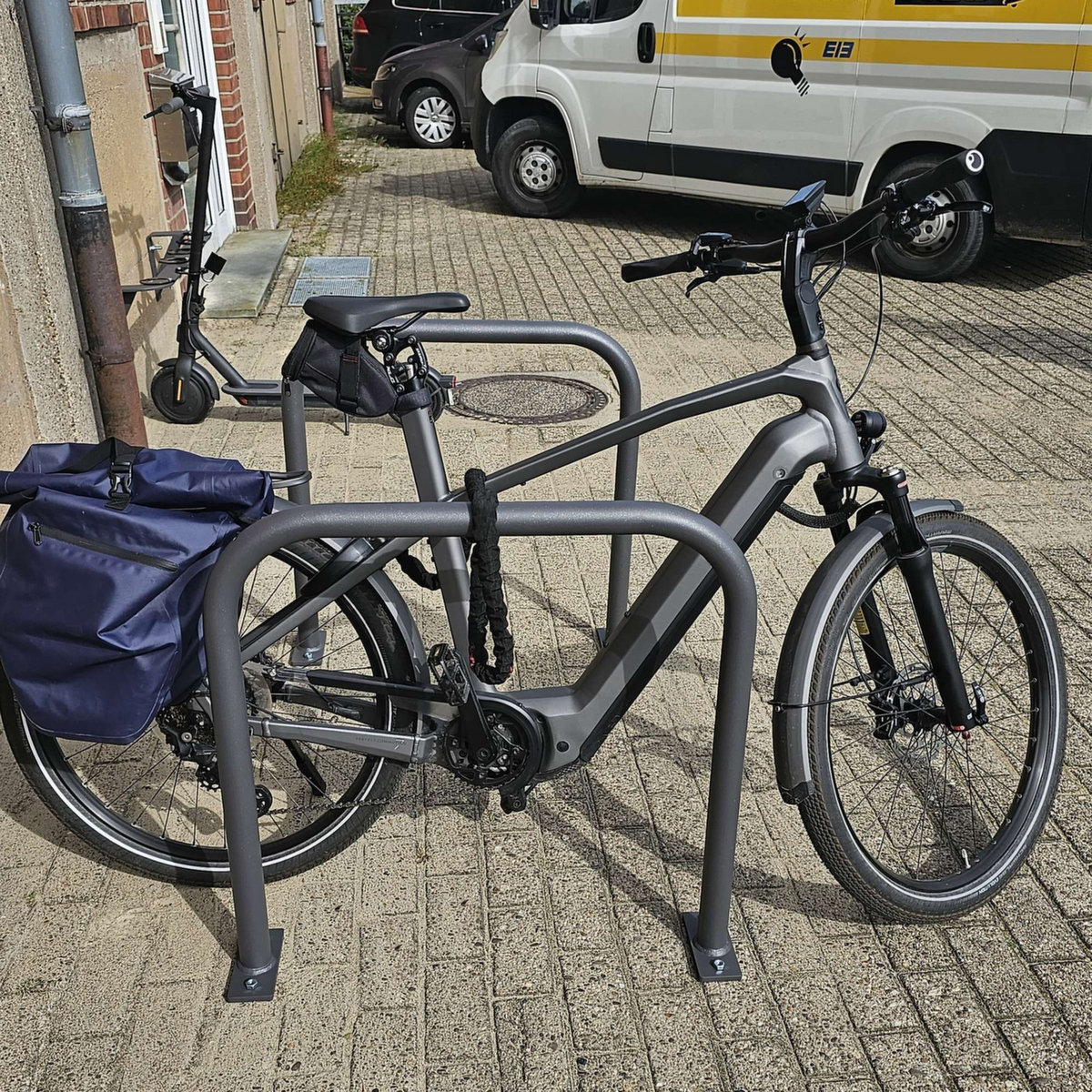 Moravia Fahrrad-Anlehnbügel CITY SPRINT aus Rundrohr Milieu 2 ZOOM