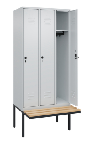 C+P Armoire vestiaire Classic Plus avec banc, largeur de compartiment 300 mm  L