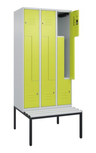 C+P Armoire vestiaire Z Classic Plus avec banc intégré, largeur de compartiment 300 mm  L