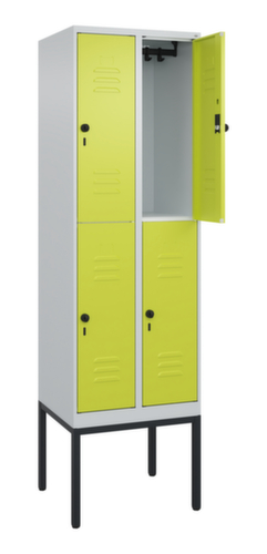 C+P Armoire vestiaire à deux niveaux Classic Plus, largeur de compartiment 300 mm  L