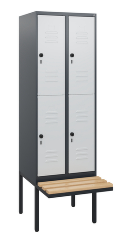 C+P Armoire vestiaire à deux niveaux Classic Plus avec banc, largeur de compartiment 300 mm