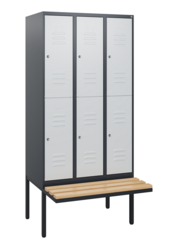 C+P Armoire vestiaire à deux niveaux Classic Plus avec banc, largeur de compartiment 300 mm