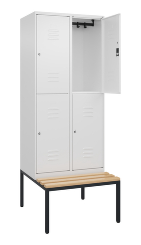 C+P Armoire vestiaire à deux niveaux Classic Plus avec banc, largeur de compartiment 400 mm  L