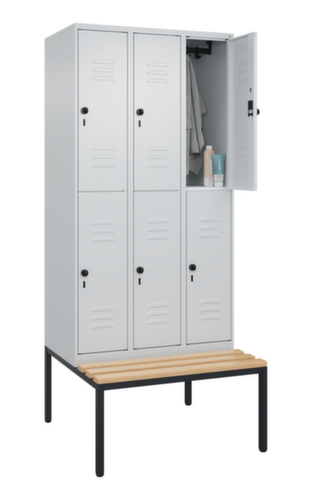 C+P Armoire vestiaire à deux niveaux Classic Plus avec banc, largeur de compartiment 300 mm  L