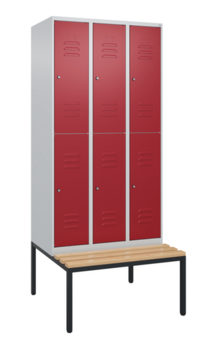 C+P Armoire vestiaire à deux niveaux Classic Plus avec banc, largeur de compartiment 300 mm