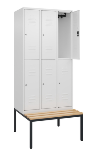 C+P Armoire vestiaire à deux niveaux Classic Plus avec banc, largeur de compartiment 300 mm  L