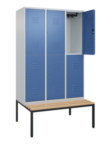 C+P Armoire vestiaire à deux niveaux Classic Plus avec banc, largeur de compartiment 400 mm  L