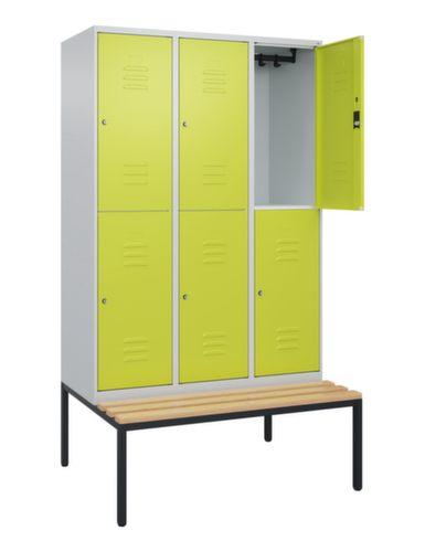 C+P Armoire vestiaire à deux niveaux Classic Plus avec banc, largeur de compartiment 400 mm  L