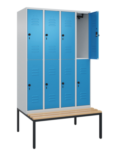 C+P Armoire vestiaire à deux niveaux Classic Plus avec banc, largeur de compartiment 300 mm  L