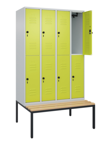 C+P Armoire vestiaire à deux niveaux Classic Plus avec banc, largeur de compartiment 300 mm  L