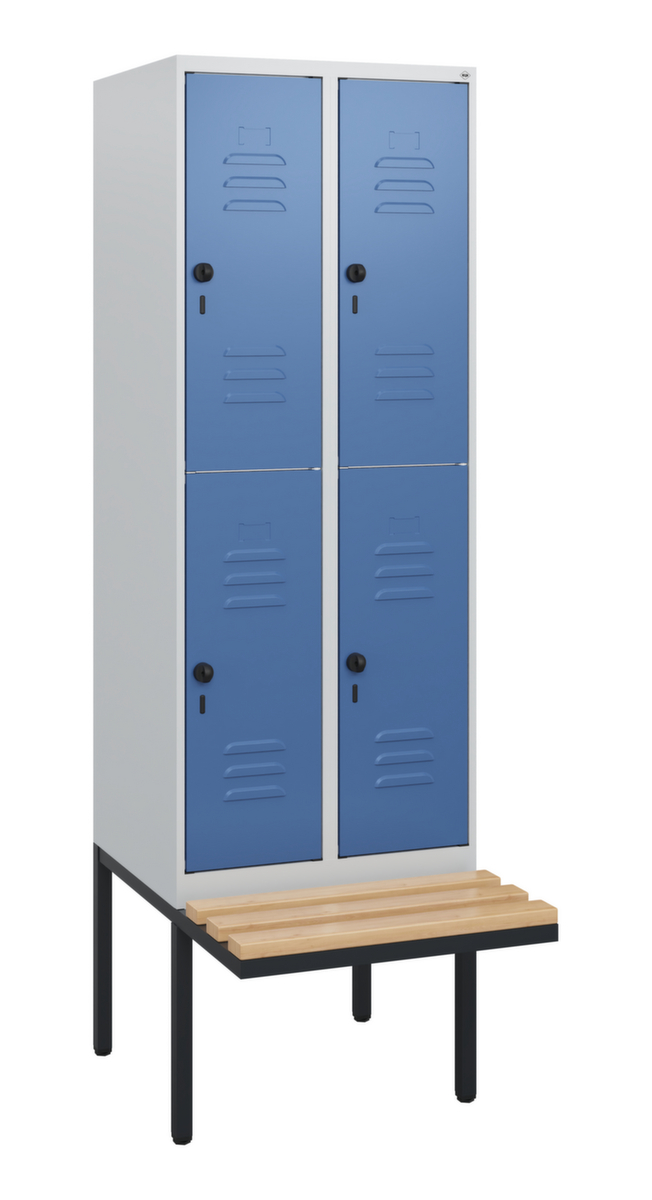 C+P Armoire vestiaire à deux niveaux Classic Plus avec banc, largeur de compartiment 300 mm