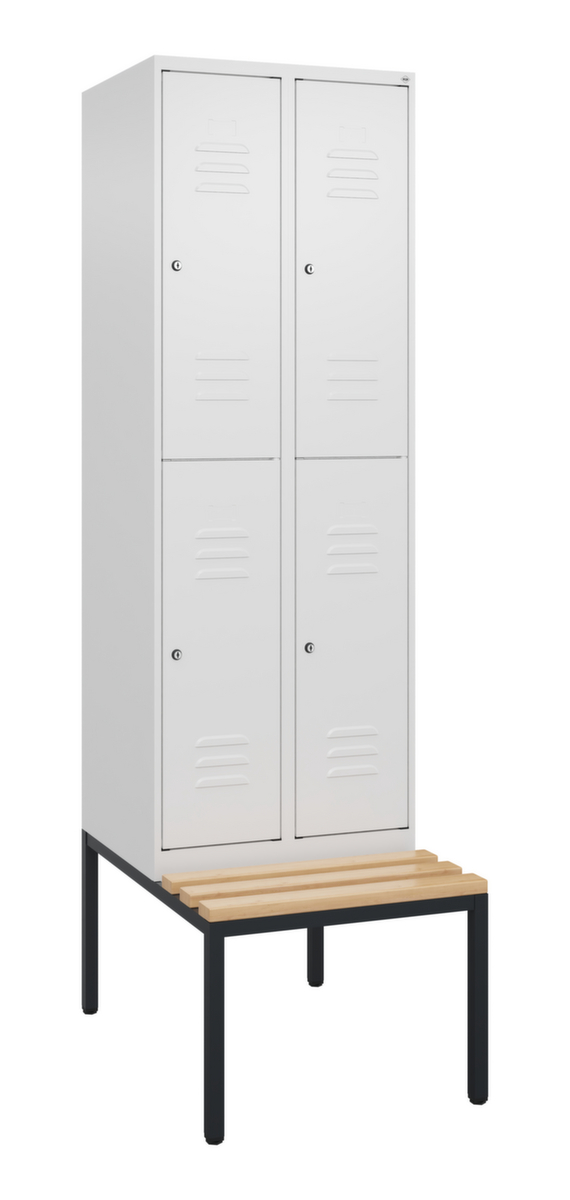 C+P Armoire vestiaire à deux niveaux Classic Plus avec banc, largeur de compartiment 300 mm