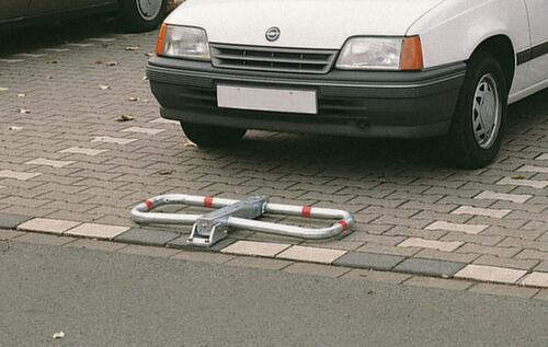 Barrière de parking rabattable