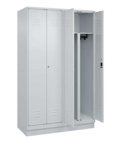 C+P Armoire vestiaire pour EPI Classic Plus pour une séparation en noir et blanc, largeur de compartiment 300 mm