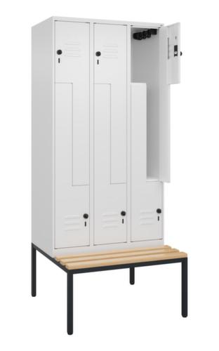 C+P Armoire vestiaire Z Classic Plus avec banc intégré, largeur de compartiment 300 mm