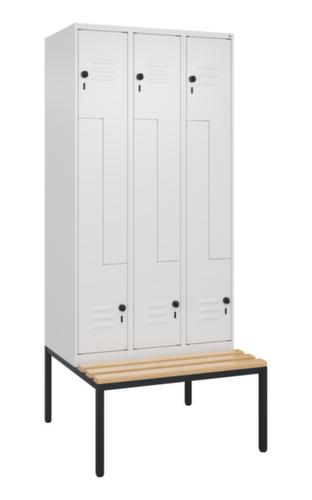 C+P Armoire vestiaire Z Classic Plus avec banc intégré, largeur de compartiment 300 mm