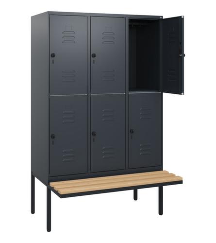 C+P Armoire vestiaire à deux niveaux Classic Plus avec banc, largeur de compartiment 400 mm