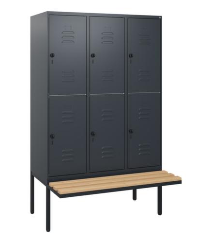 C+P Armoire vestiaire à deux niveaux Classic Plus avec banc, largeur de compartiment 400 mm