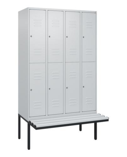 C+P Armoire vestiaire à deux niveaux Classic Plus avec banc, largeur de compartiment 300 mm