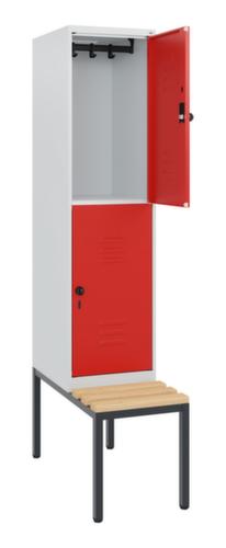 C+P Armoire vestiaire à deux niveaux Classic Plus avec banc, largeur de compartiment 400 mm