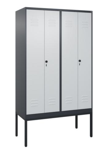 C+P Armoire vestiaire Classic Plus pour une séparation en noir et blanc, largeur de compartiment 300 mm