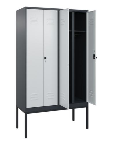 C+P Armoire vestiaire Classic Plus pour une séparation en noir et blanc, largeur de compartiment 300 mm